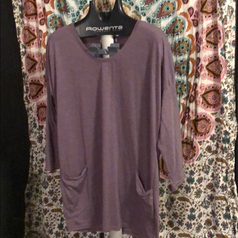 Cotton woman's tunic with poof sleeves